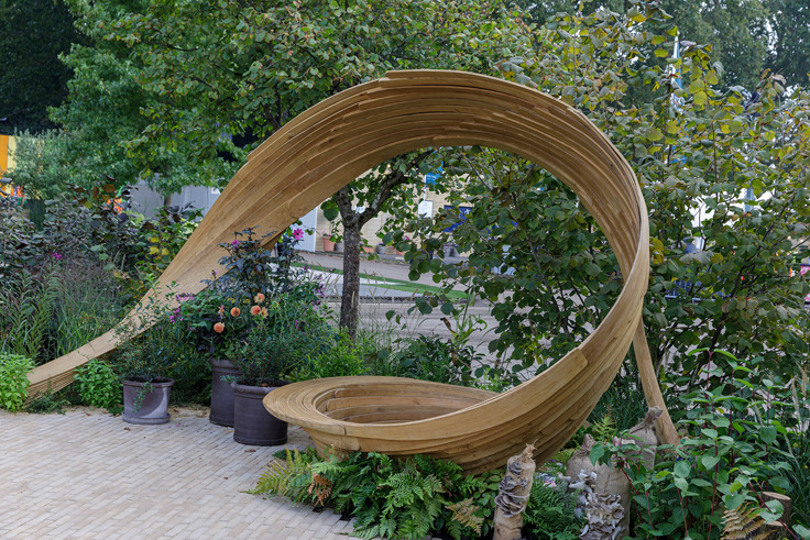 Garden sculpture